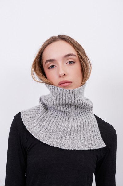 Комір в'язаний сірий (АК 09)